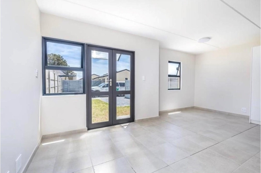 To Let 2 Bedroom Property for Rent in Austinville Western Cape